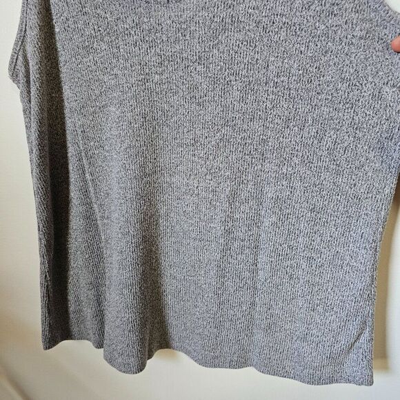 Forever 21 Gray Tank Top - Picture 7 of 11